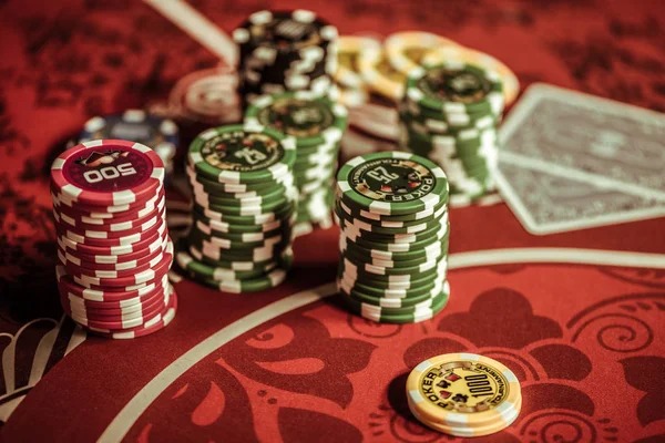 Card hand rankings displayed on bts88 Hot Pot table guide